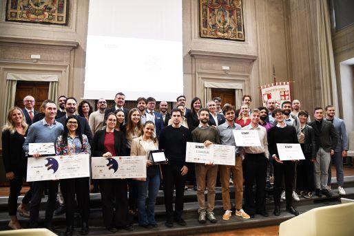 I partecipanti di Start Cup Toscana al termine della cerimonia in Aula magna